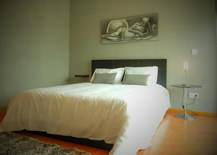 De Faja * Πόντα Ντελγκάντα